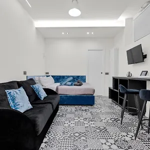 crescenzago-luxury-blue-house.it-lombardy.com/