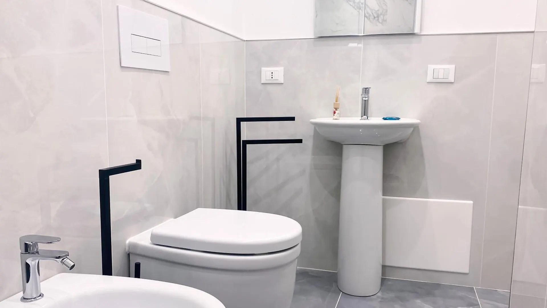 Aliva Apartment Lt Palermo 0*,  Italia